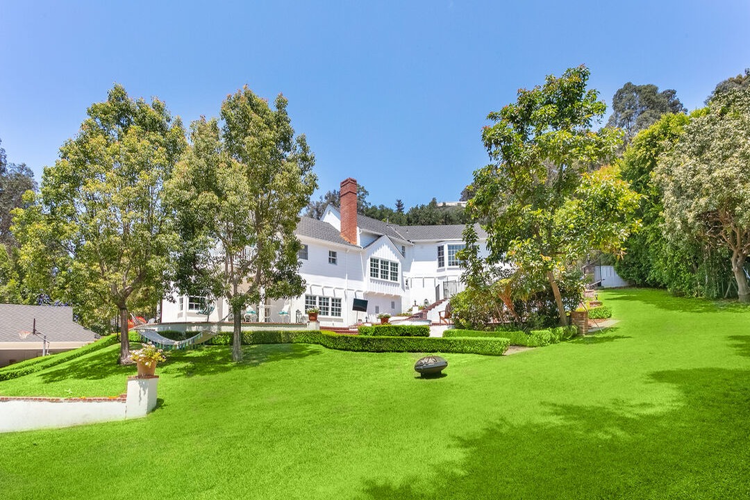 657 N Saltair Ave, Los Angeles, CA 90049